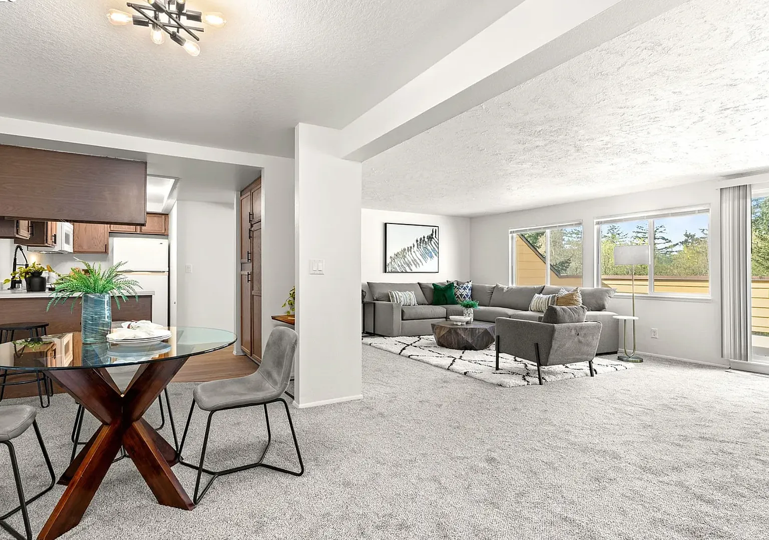 Adorable 2 bed, 2 bath Condo with Garage and Massive Deck in Salmon Creek! Apply Now! — Photo 4