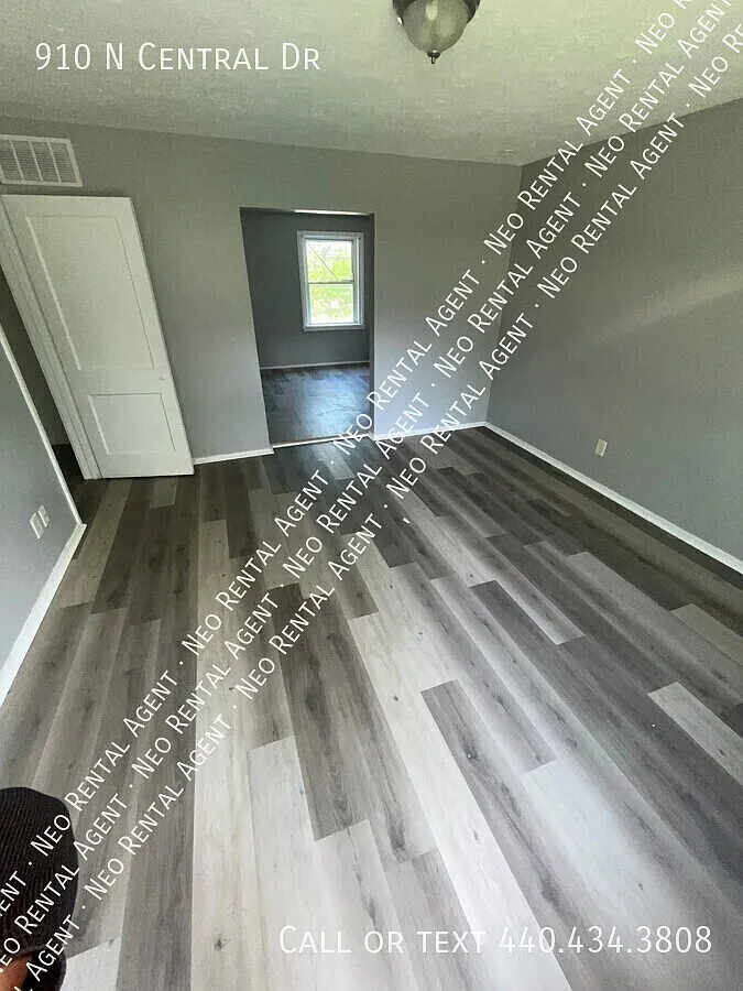 2 bed, $850 — Photo 2