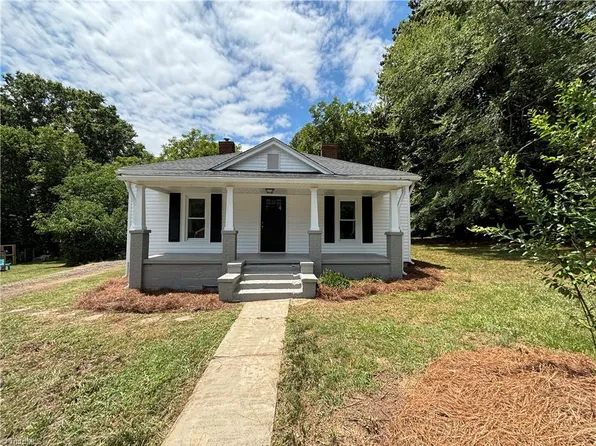 719 Westwood Dr, Eden, NC 27288