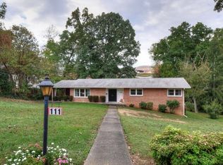111 Oak Ln, Johnson City, TN 37604
