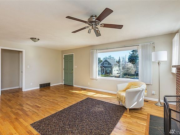 4th image of 3852 N Gove St