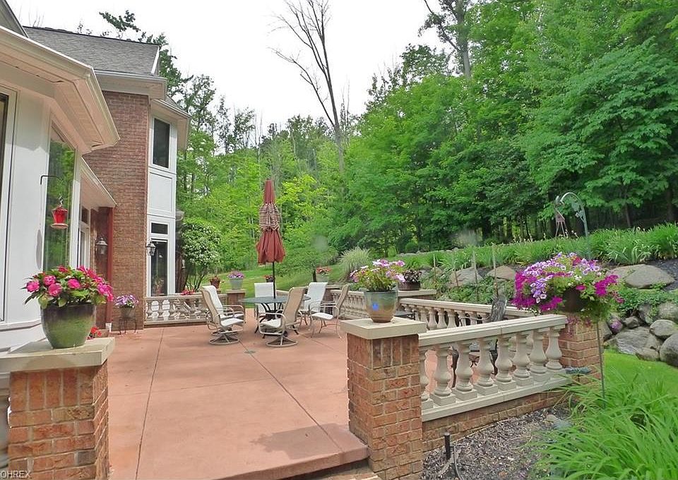 2nd image of 951 Chestnut Run