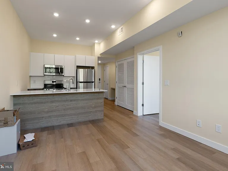 1701 S 4th St #203 — Photo 9