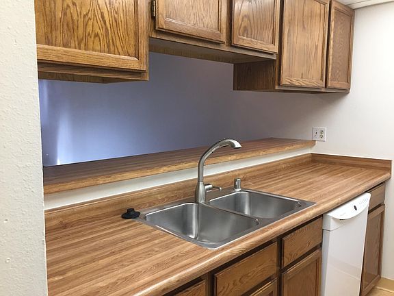 Breakfast Bar/Kitchen