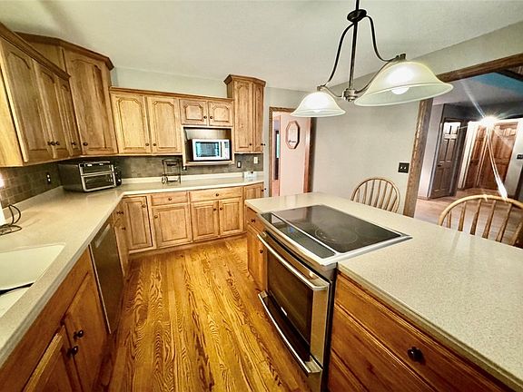 2nd image of 291 Woodland Dr