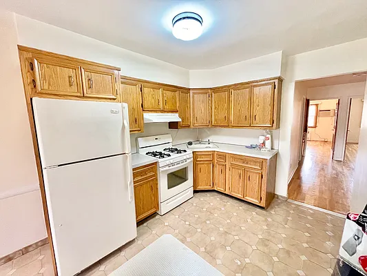 Rented by Amorelli Realty | media 5