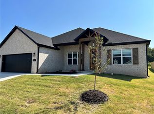 2738 S Angels St, Fayetteville, AR 72701