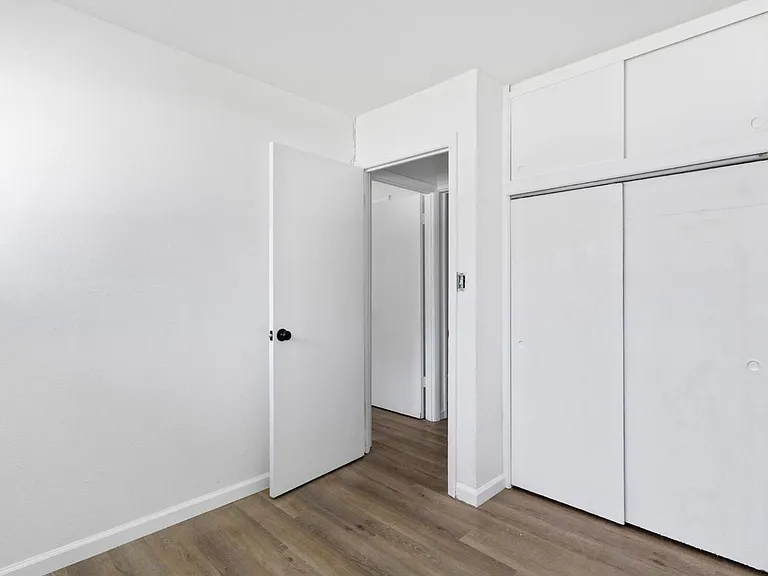 9835 Winkler Dr — Photo 11