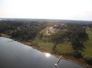 7 Shore Ln, Dover, NH 03820