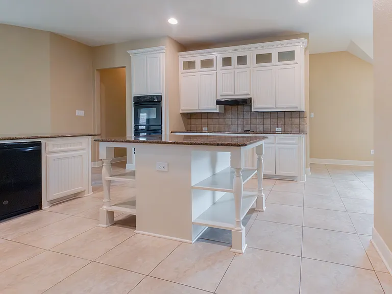 611 Table Rock Dr — Photo 7