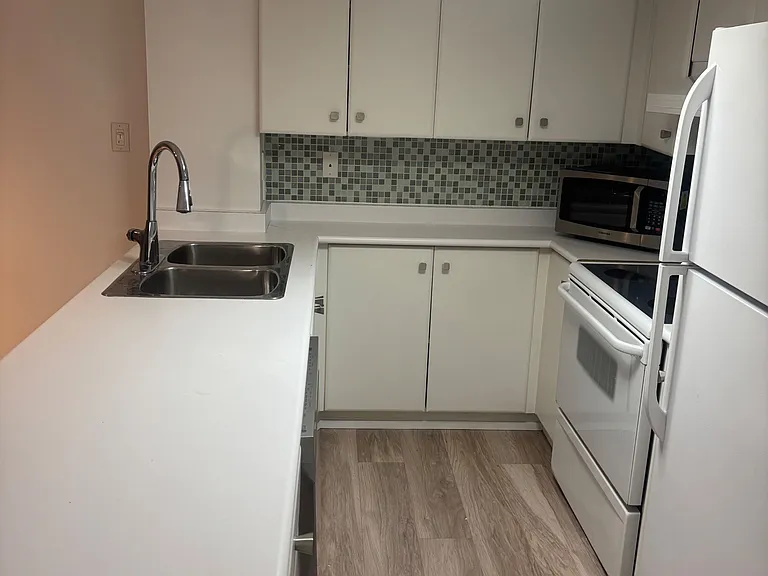 21 Earl St #306 — Photo 10