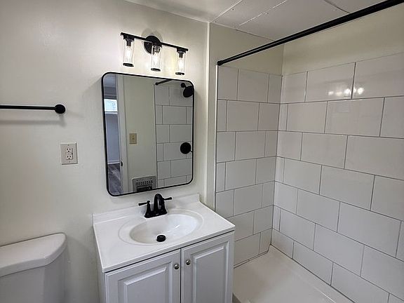 5th image of 499 E Columbus St #C