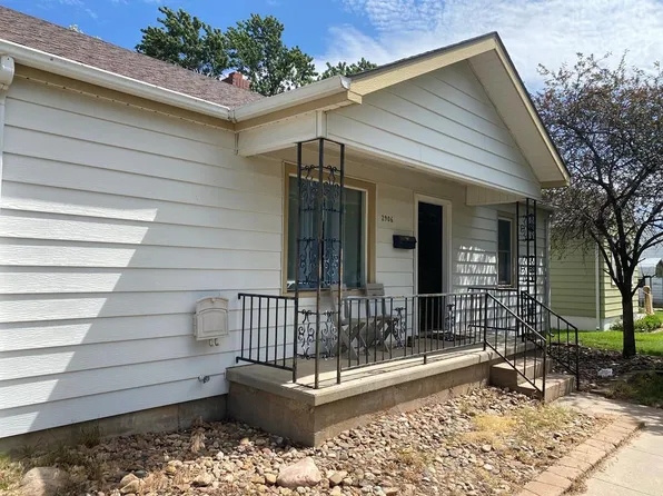 2906 Meadowlark Ln, Great Bend, KS 67530