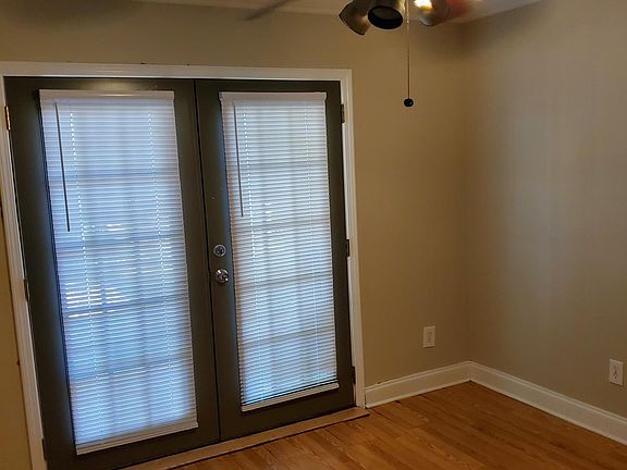 5th image of 7811 Shelly St