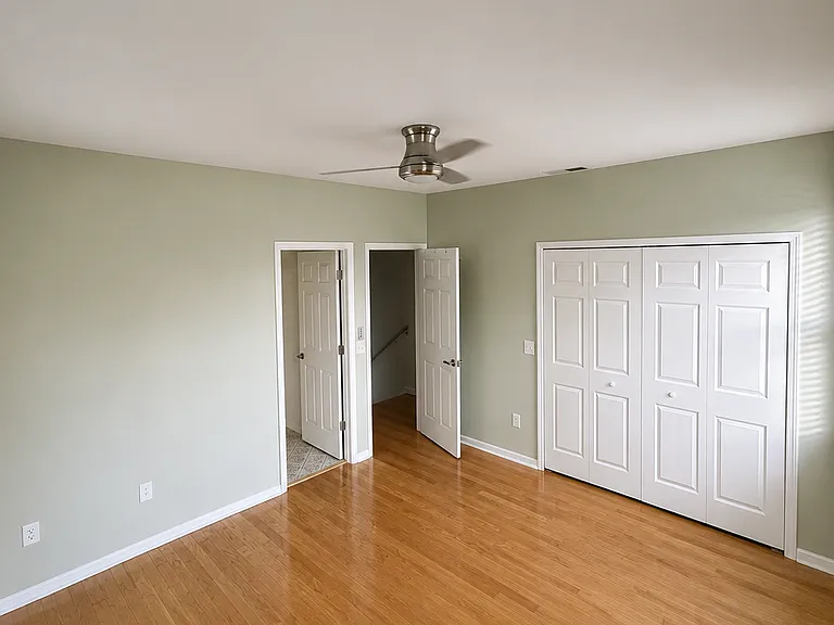 703 Charles Ct S — Photo 27