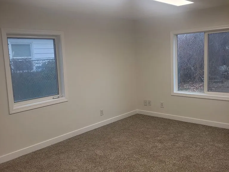 1305 Sanford Ave — Photo 5