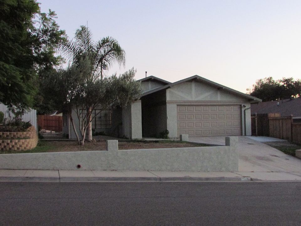 1st image of 300 Los Cabos Ln