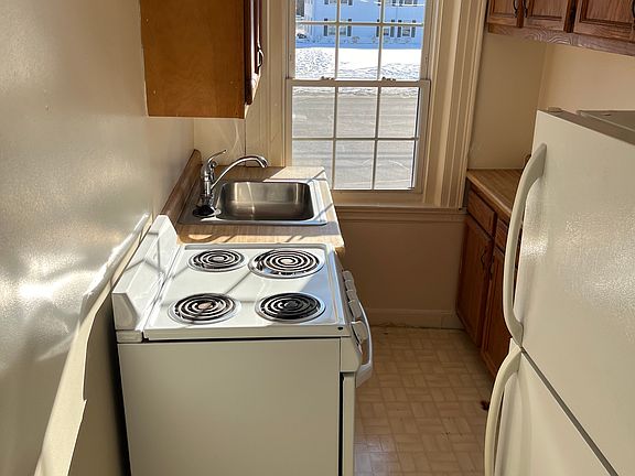 2nd image of 1885 Washington St Unit 5