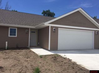 2039 Pratt Cir, Saint Peter, MN 56082