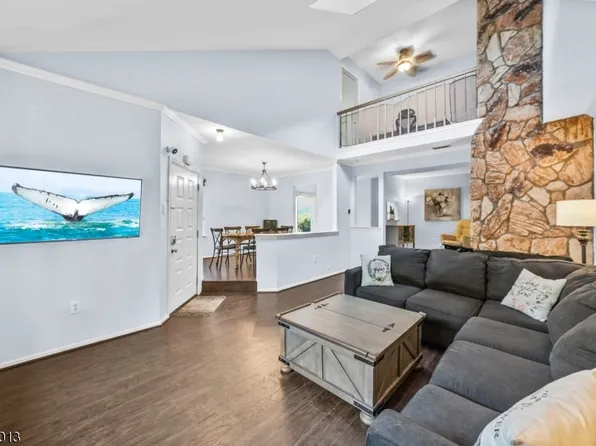 69 Cherrywood Dr, Franklin Twp., NJ 08873