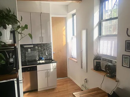 Rented by Avenue Sotheby's International Realty | media 1