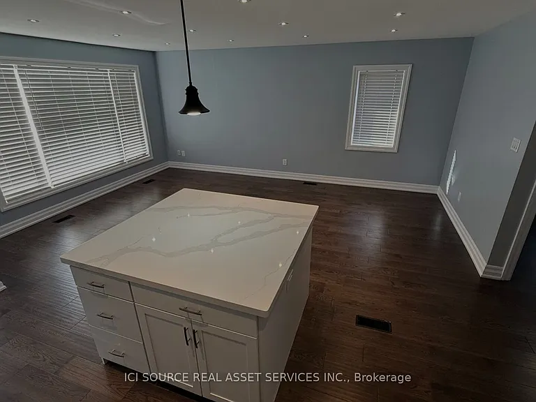 17 Hubert Ave #MAIN FL — Photo 5