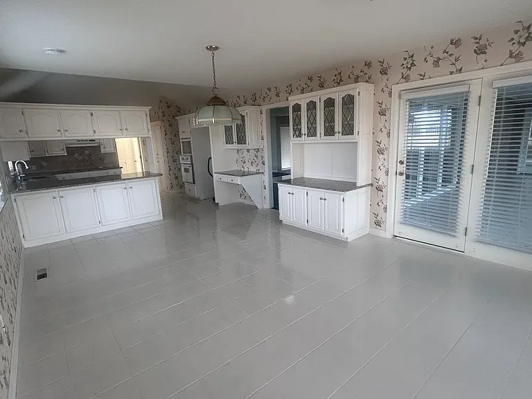Kitchen/Dining View #2