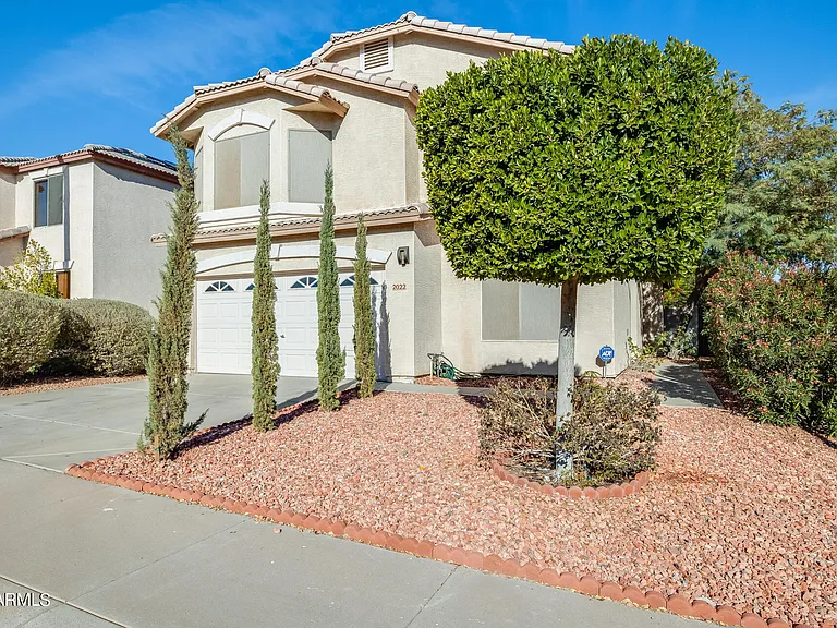 2022 E Wahalla Ln — Photo 3
