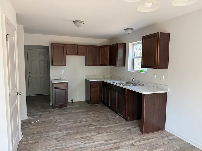 7113 Cambridge Dr — Photo 6