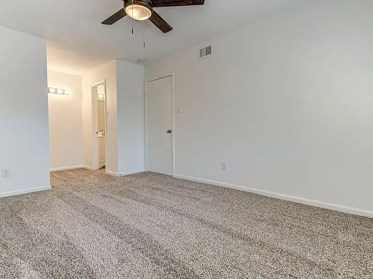 5706 Gloucester Ln — Photo 43