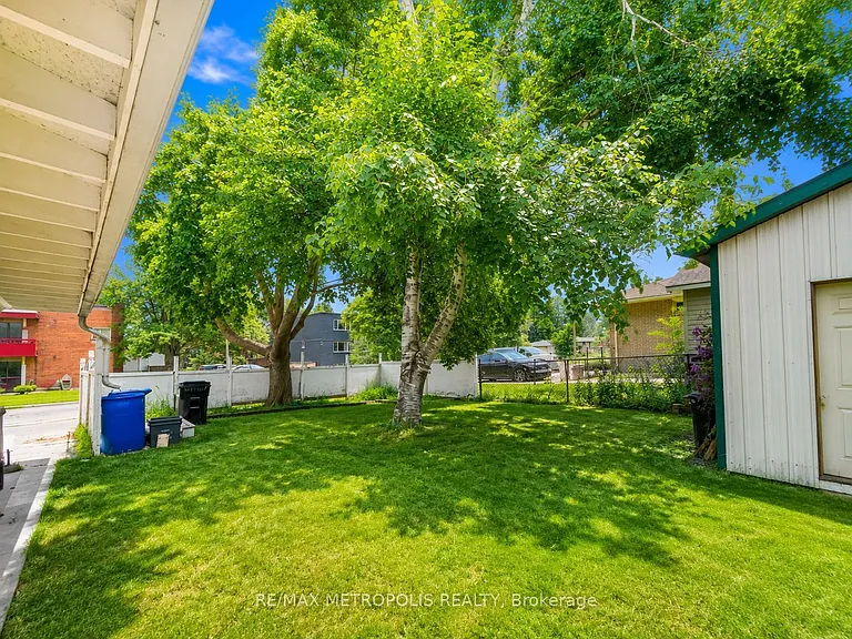 266 Napier St #MAIN — Photo 18