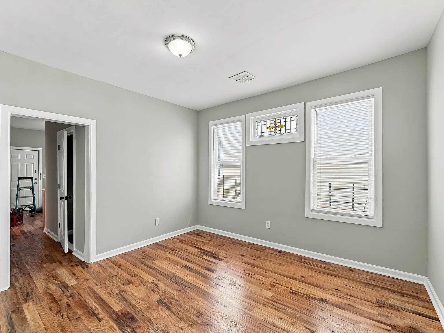 422 Woodside Avenue - 3 — Photo 3