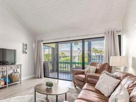 3rd image of 2400 S Ocean Dr APT 6522