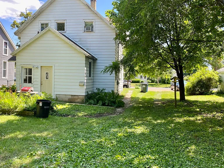 223 W Marion St — Photo 11