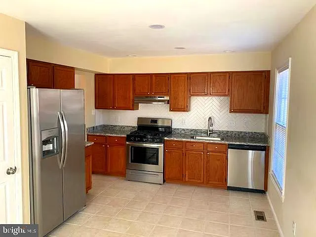 4216 Fox Lake Dr — Photo 8