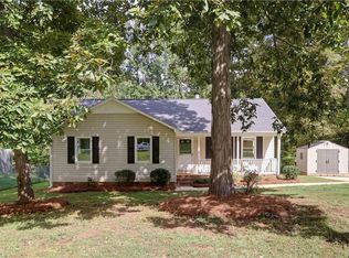 2806 Bardwell Rd, Greensboro, NC 27410