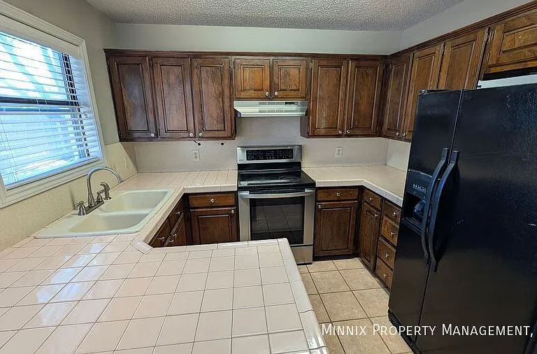 3409 103rd St — Photo 6