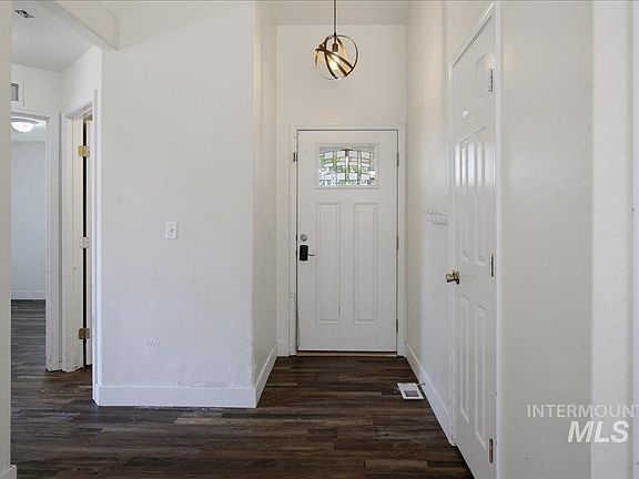 4th image of 92 S Bancroft Way