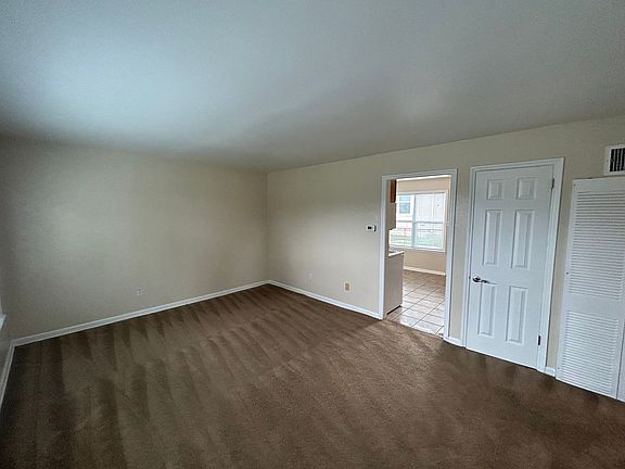 2nd image of 1202-08 E Columbia St #1208