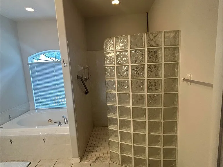 2675 N Canterbury Lake Dr — Photo 12