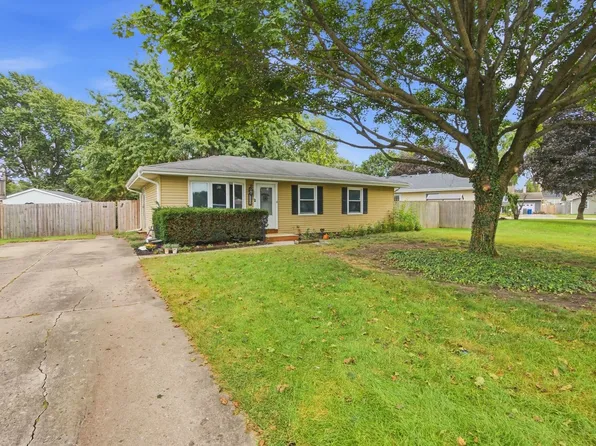 103 Mary St, Oswego, IL 60543