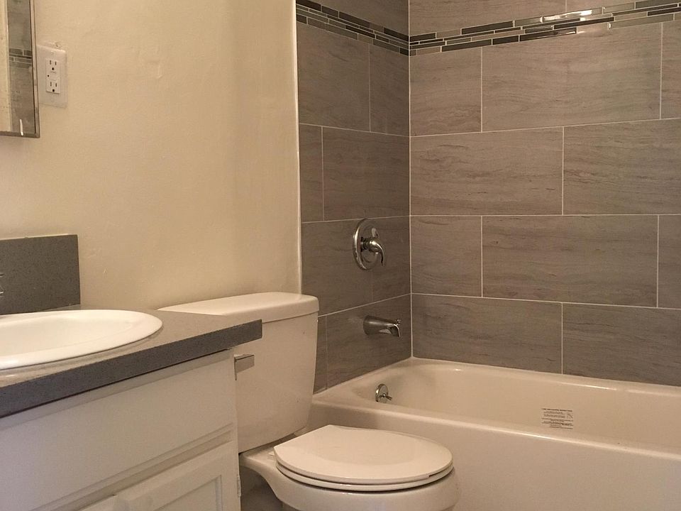 2nd image of 505 Gayley Ave #67