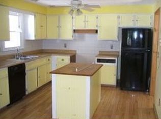 3 Stockholm St, Manchester, NH 03104