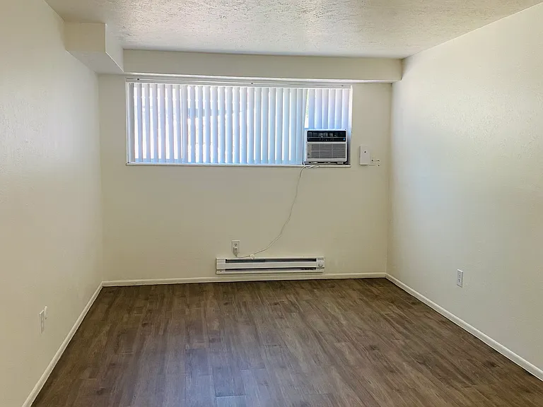 Cedar Cliff Apartments — Photo 9