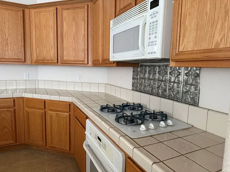 3524 Silverado Dr — Photo 16
