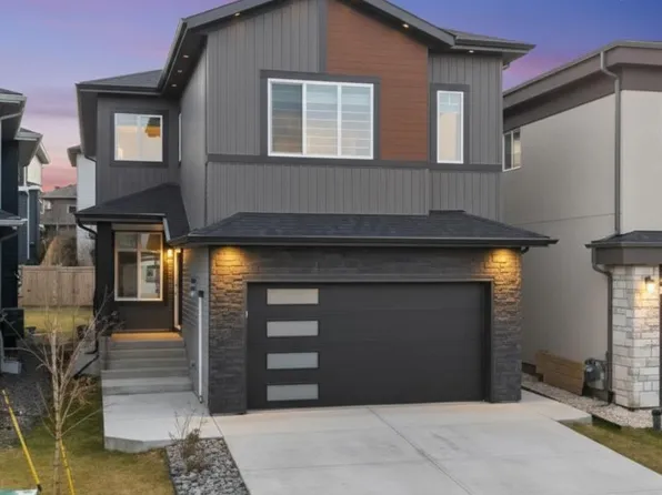 1815 17th Ave NW, Edmonton, AB T6T 2N2