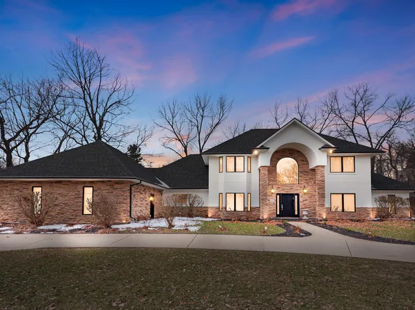 12 S Broadway, Beverly Shores, IN 46301