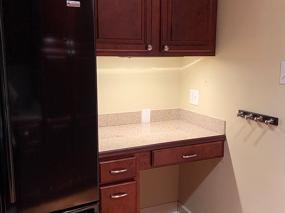 4th image of 22 Whiteoak Ct #3