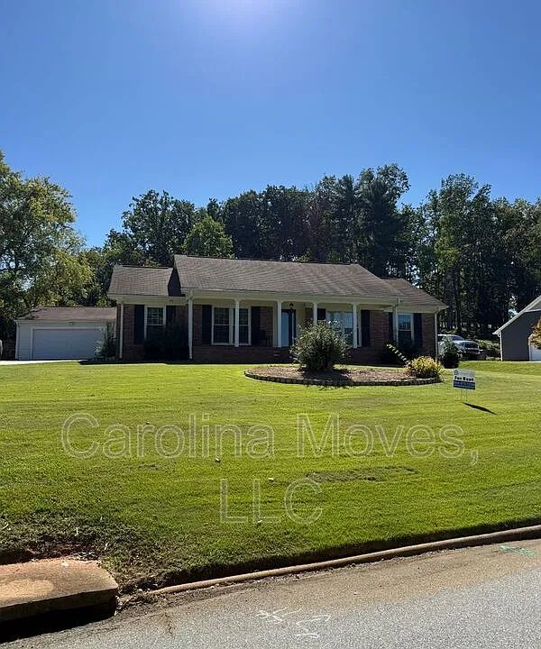 4597 Coach Hill Dr