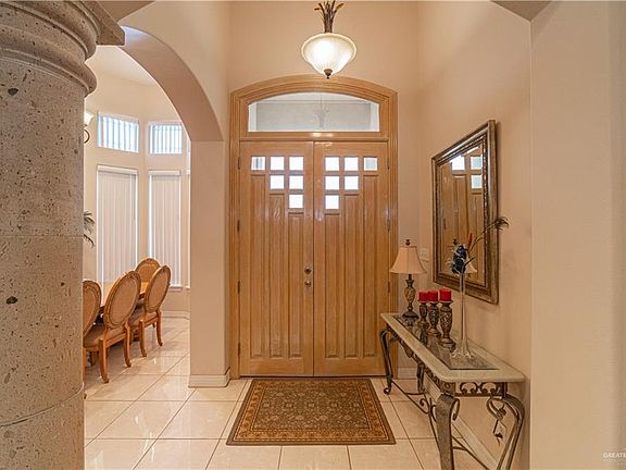 4th image of 409 Lion Ct